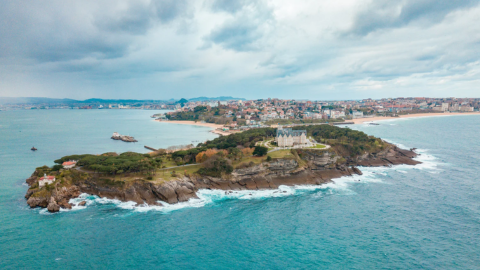 https://mintandrose.com/en/blogs/news/things-places-santander-edition